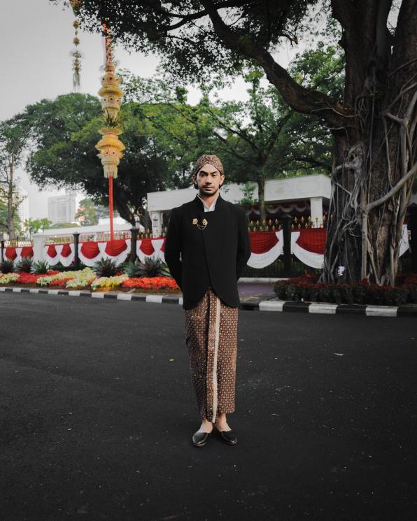 Potret Artis Hadiri Upacara di Istana Merdeka. (Instagram/@officialpilarez)