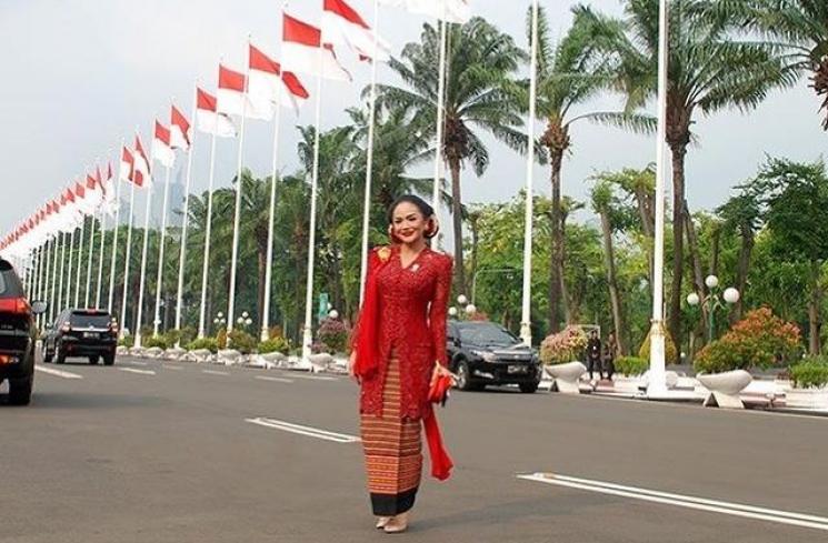 Potret Krisdayanti di Sidang Tahunan MPR RI (Instagram/krisdayantilemos)