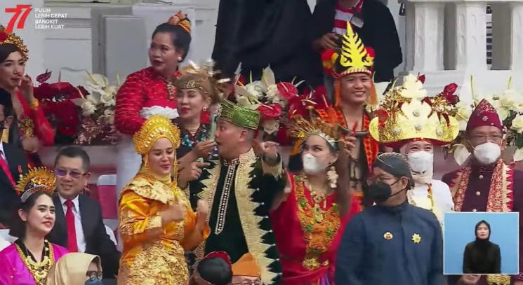 Potret Artis Hadiri Upacara di Istana Merdeka. (YouTube)