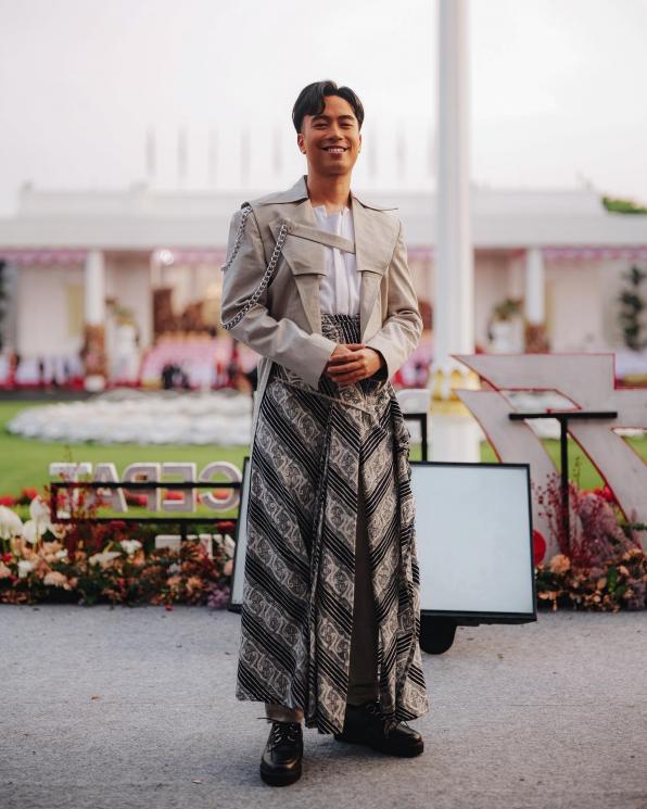 Potret Artis Hadiri Upacara di Istana Merdeka. (Instagram/@vidialdiano)