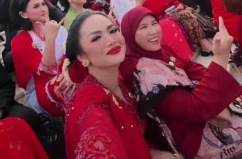 8 Potret Krisdayanti di Sidang Tahunan MPR RI, Cantik Paripurna Dalam Balutan Kebaya