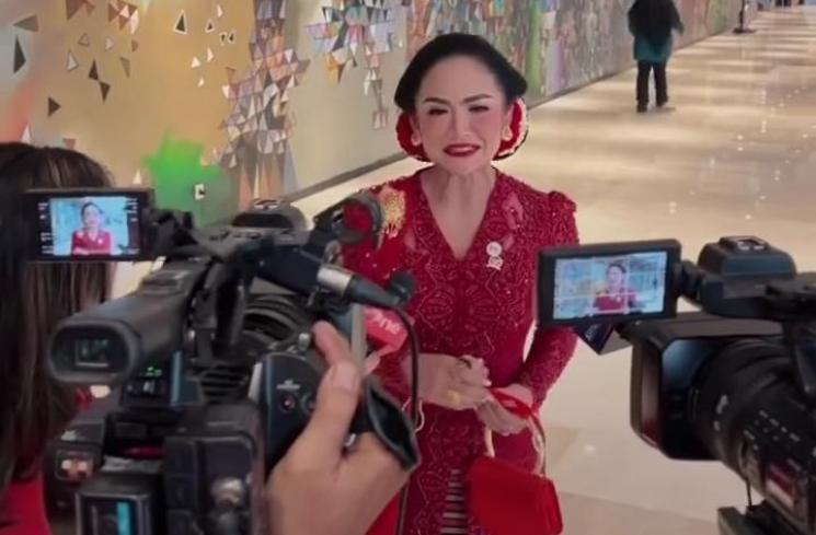 Potret Krisdayanti di Sidang Tahunan MPR RI (Instagram/krisdayantilemos)