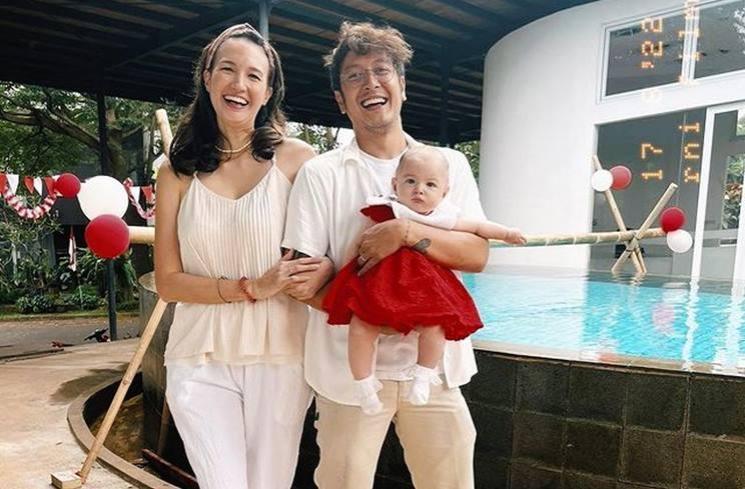 Potret Bayi Artis Pertama Kali Rayakan HUT RI. (Instagram/nadinelist)