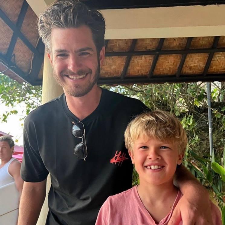 Potret Andrew Garfield liburan di Bali. (Twitter/@GarfySource)