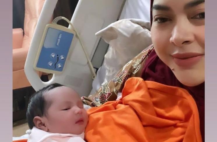 Potret Aisyahrani Melahirkan Anak Ketiga. (Instagram/@syh55)