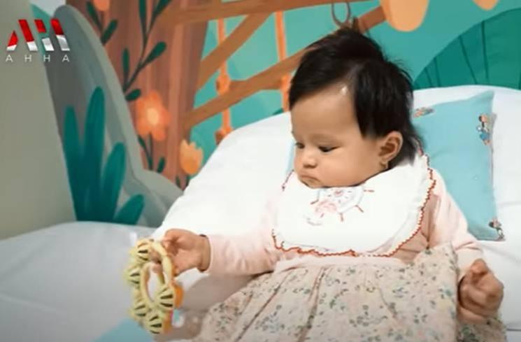 Momen Ameena Dibawa ke Rumah Sakit. (YouTube/AH)