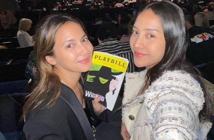 Potret Kebersamaan Anya Geraldine dan Pevita Pearce. (Instagram/pevpearce)
