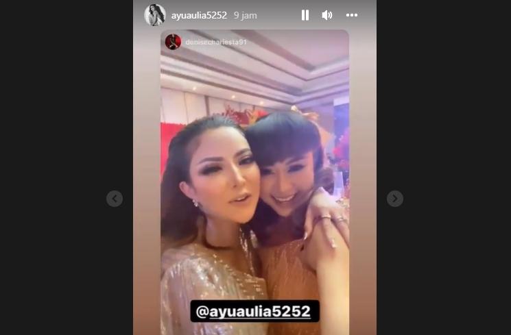 Ayu Aulia dilamar pria misterius. (Instagram/ayuaulia5252)