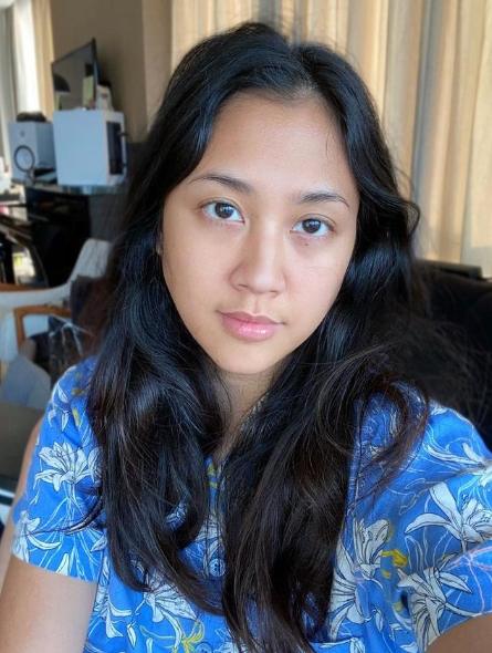 Potret Muka Bantal Artis. (Instagram/sherinasinna)