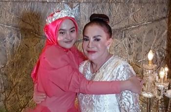 9 Potret Kayla Cucu Mpok Atiek, Ternyata Putri Sulung Bebizie