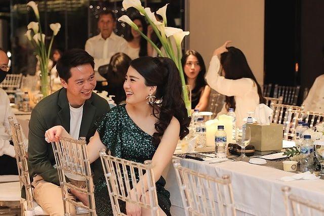 Potret Kemesraan Kevin Sanjaya dan Valencia Tanoe Usai Tunangan. (Instagram/valenciatanoe)