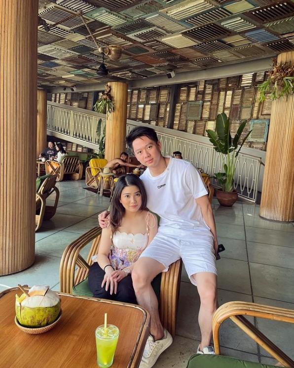 Potret Kemesraan Kevin Sanjaya dan Valencia Tanoe Usai Tunangan. (Instagram/valenciatanoe)