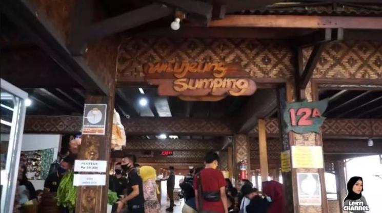 Potret Restoran Rizky Billar dan Lesti Kejora. (YouTube/LESTI CHANNEL)