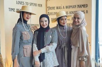 12 Potret Titi Kamal dan Paula Verhoeven Berhijab untuk Brand Zaskia Sungkar