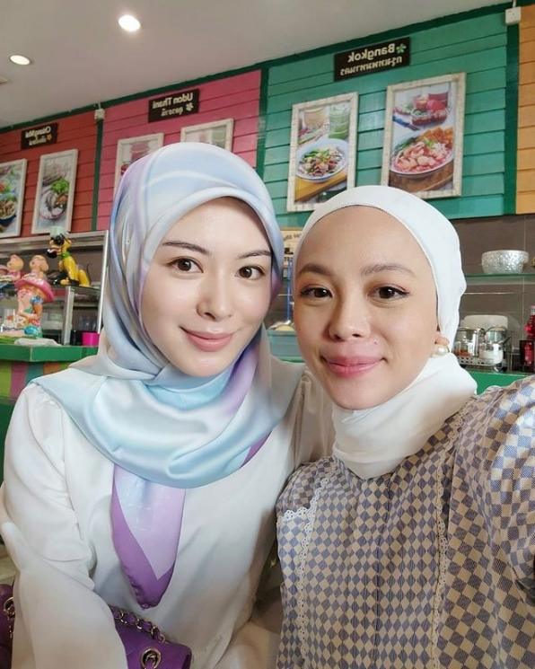 Potret Ayana Moon Kembali Tampil Syari (instagram/xolovelyayana)