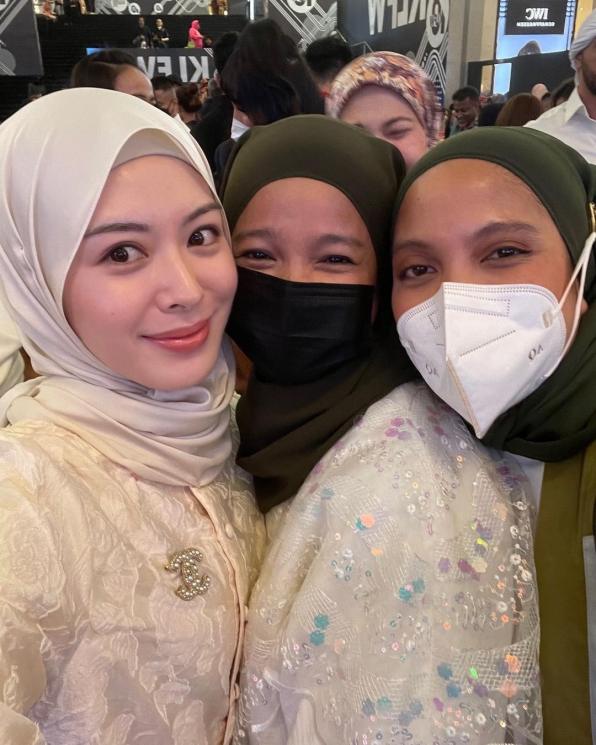 Potret Ayana Moon Kembali Tampil Syari (instagram/xolovelyayana)