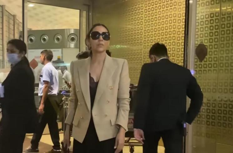 Gauri Khan di bandara Mumbai (Instagram/@viralbhayani)