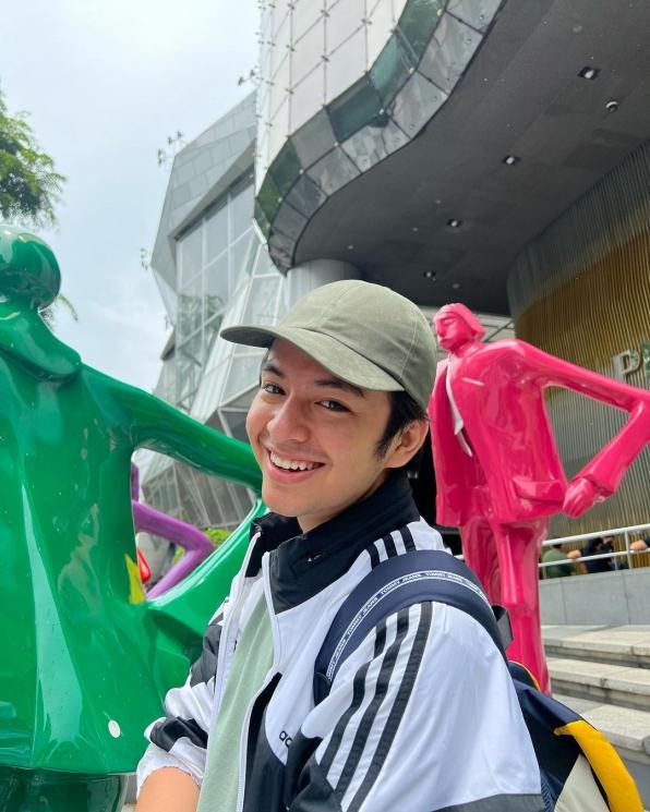 Momen Angga Yunanda Ajak Pacar Liburan ke Singapura (instagram/@shenacinnamon)