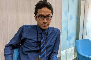 Viral Pria Tampar Sopir Busway, Gilang Bhaskara Salfok Stiker di Mobil: Gak Mau Nge-Judge