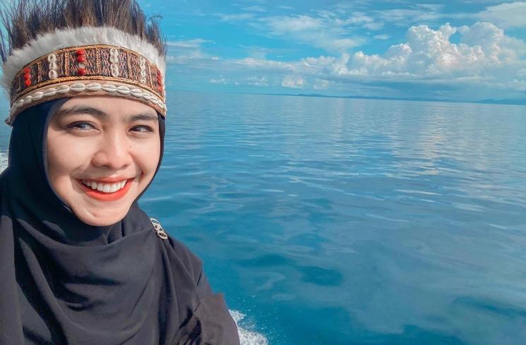 Potret Oki Setiana Dewi dakwah di Papua. (Instagram/okisetianadewi)