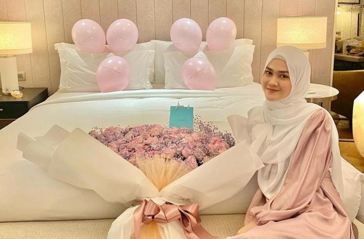 ulang tahun pernikahan Alvin Faiz dan Henny Rahman (Instagram/@hennyyrahman)