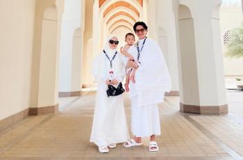 10 Potret Bayi Artis Ikut Umrah, Arshaka Anak Dinda Hauw Gemas Banget Pakai Baju Ihram