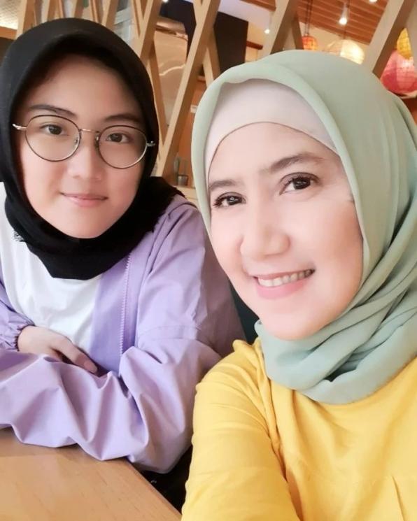 Potret Sherin anak gadis Ine Sinthya. (Instagram/@inesinthya)