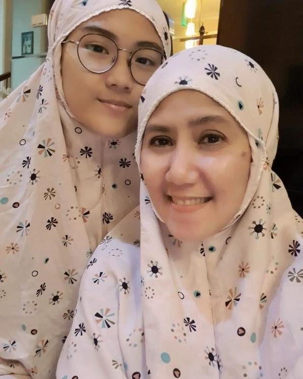 Potret Sherin anak gadis Ine Sinthya. (Instagram/@inesinthya)