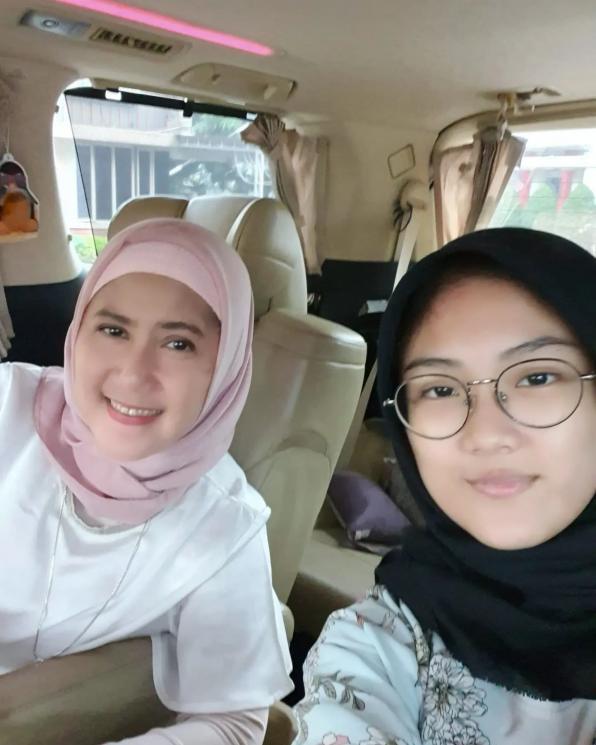 Potret Sherin anak gadis Ine Sinthya. (Instagram/@inesinthya)