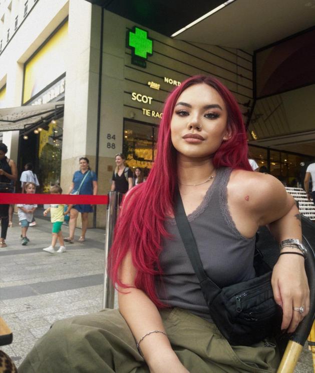 Foto Shafa Harris dengan rambut merah. (Instagram/@shafaharris)