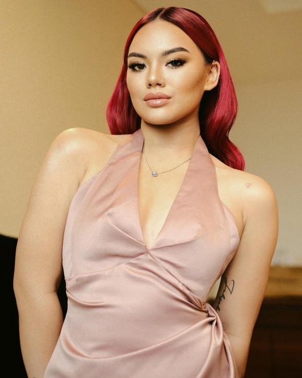 Foto Shafa Harris dengan rambut merah. (Instagram/@shafaharris)