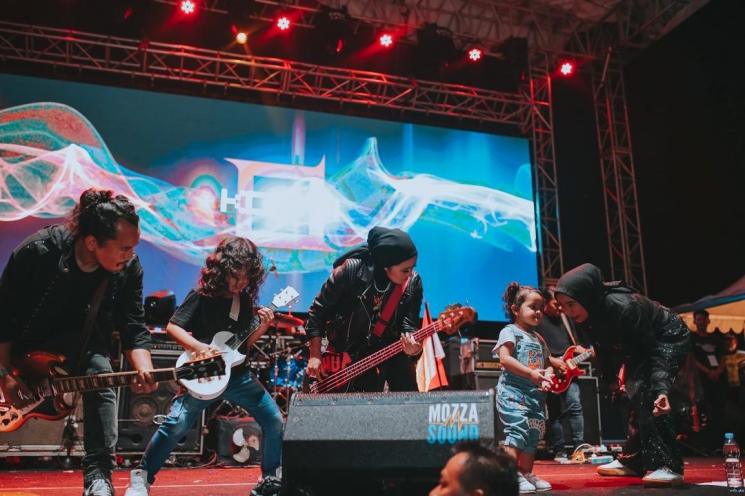 Potret Chua Kotak Berhijab (instagram/@chuakotak)