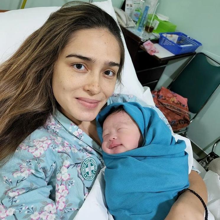 Potret Yasmine Wildblood Melahirkan Anak Ketiga (instagram/@yaswildblood)