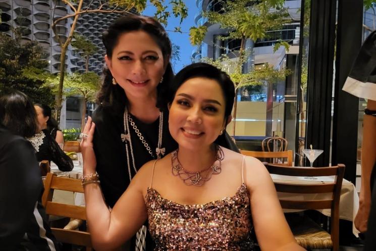 Gaya Artis di Pesta Ulang Tahun ke-51 Mayangsari. (Instagram/@cutkeke_xavier)