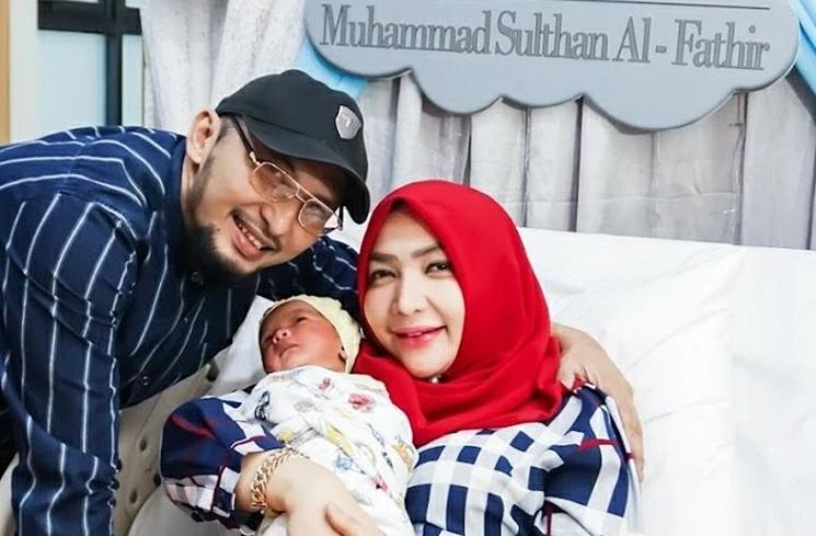 Potret Baby Sulthan Anak Roro Fitria (Instagram/roro.fitria1989)