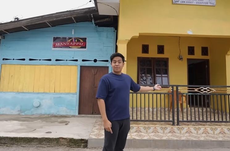 Potret Rumah Ayah Jerome Polin di Kampung (YouTube Nihongo Mantappu)