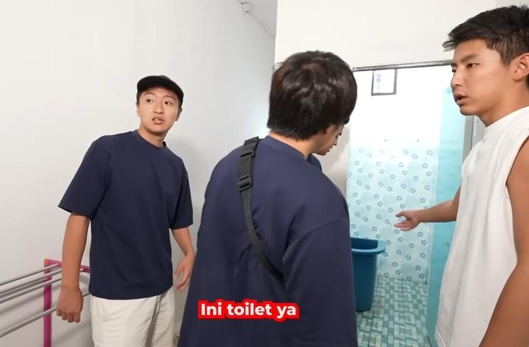 Potret Rumah Ayah Jerome Polin di Kampung (YouTube Nihongo Mantappu)
