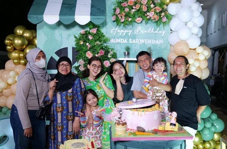 Potret Ultah Sarwendah ke-33 (Instagram/@sarwendah29)