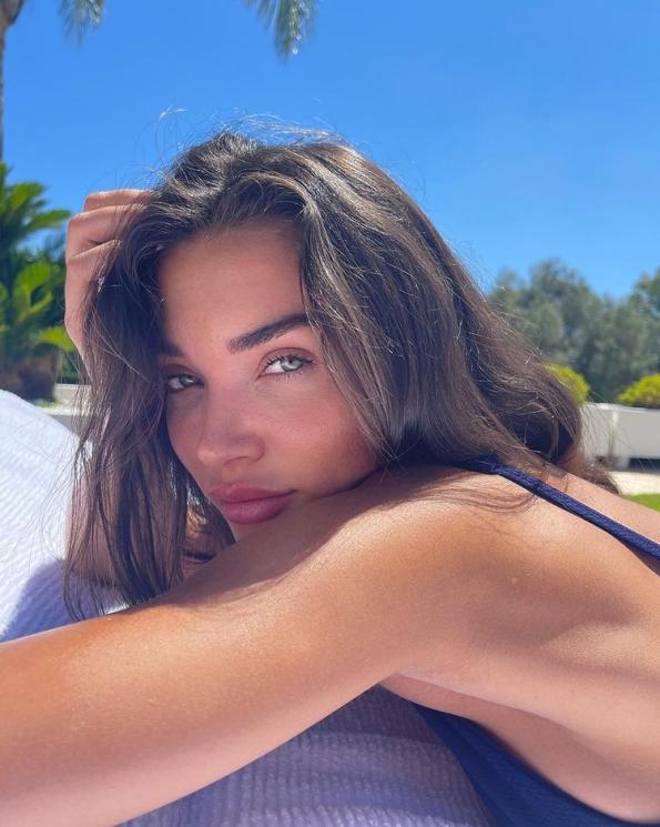 Artis Bollywood yang Sering Tidur Tanpa Busana. (Instagram/iamamyjackson)
