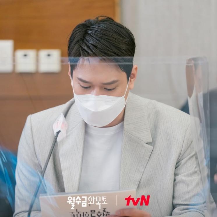 Potret Go Kyung Pyo di Love in Contract (Instagram/tvn_drama)