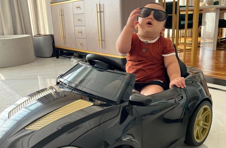 Potret Gemas Ukkasya Pakai Kacamata (instagram/@ukkasyahki)