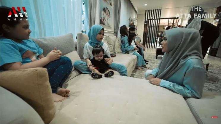 Momen Ngobrol Aurel dan Aleena [Youtube]