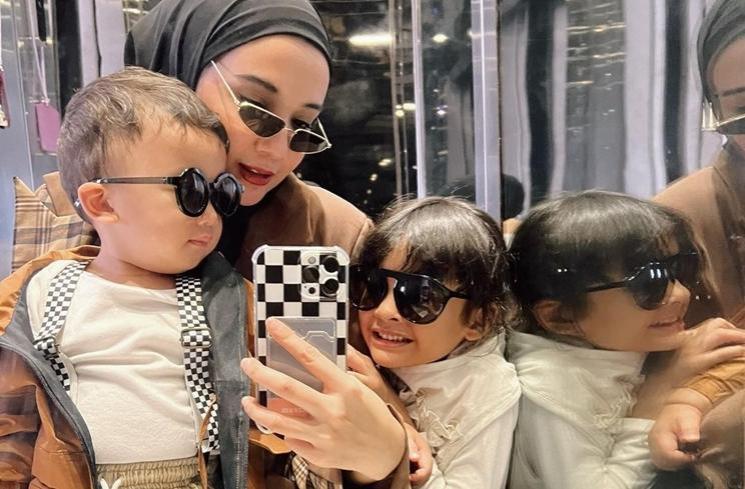 Potret Gemas Ukkasya Pakai Kacamata (instagram/@ukkasyahki)