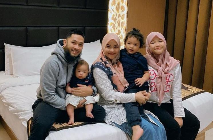 Potret Harmonis Keluarga Uki Eks NOAH (Instagram/@methayuna)