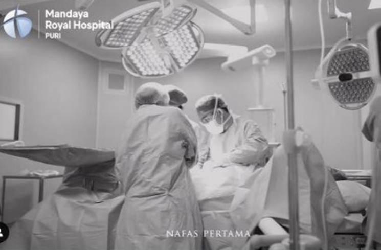 Momen Indah Permatasari Melahirkan Anak Pertama. (Instagram/@indahpermatas)