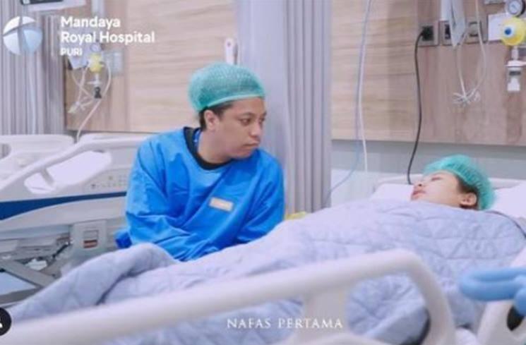 Momen Indah Permatasari Melahirkan Anak Pertama. (Instagram/@indahpermatas)