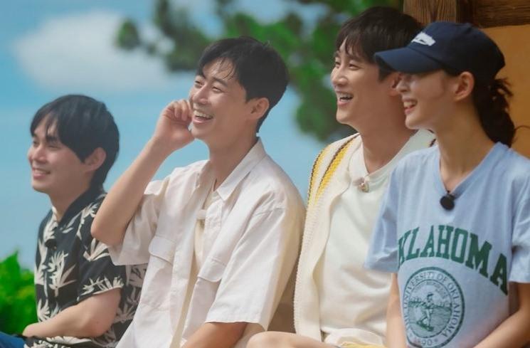 Potret Seru Pemain Young Actors' Retreat. (Instagram/@tving.official)