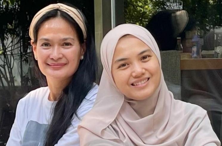Potret Kebersamaan Artis dan Mertua (instagram/@donnaharunofficial)