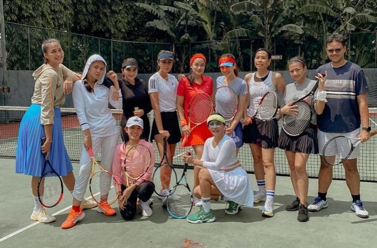 Potret Geng Tenis Titi Kamal (Instagram/@ashanty_ash)