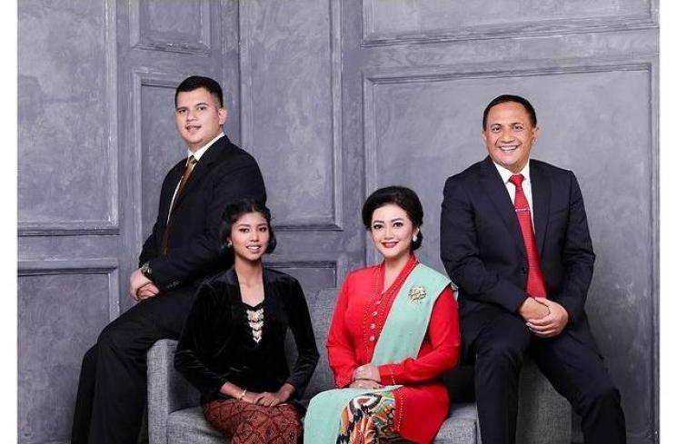 Potret Harmonis Bella Saphira dan Suami TNI(Instagram/@belasaphiraofficial)